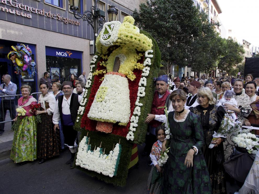 PILAR 2011. OFRENDA. GRUPOS. DON JAIME / 12-10-2011 / FOTO: GUILLERMO MESTRE