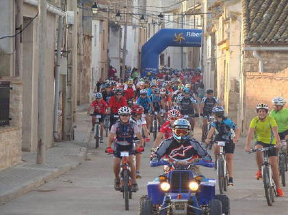 Unas 300 personas participan cada año en la subida al Poyo de Alforque.