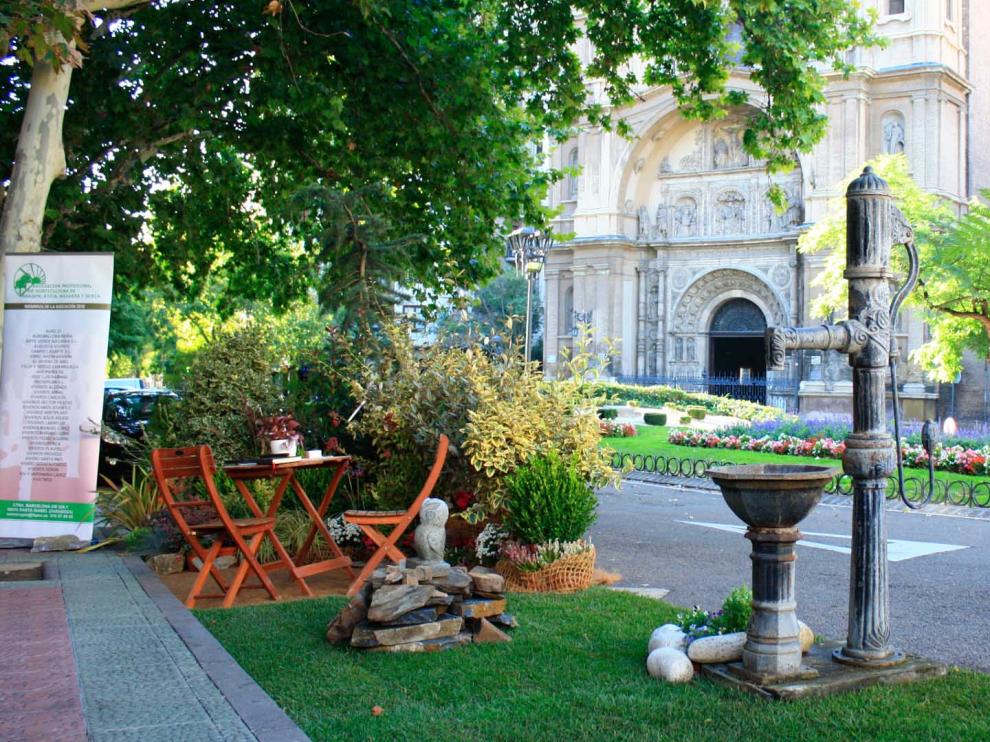 Parking day en la plaza de Santa Engracia.