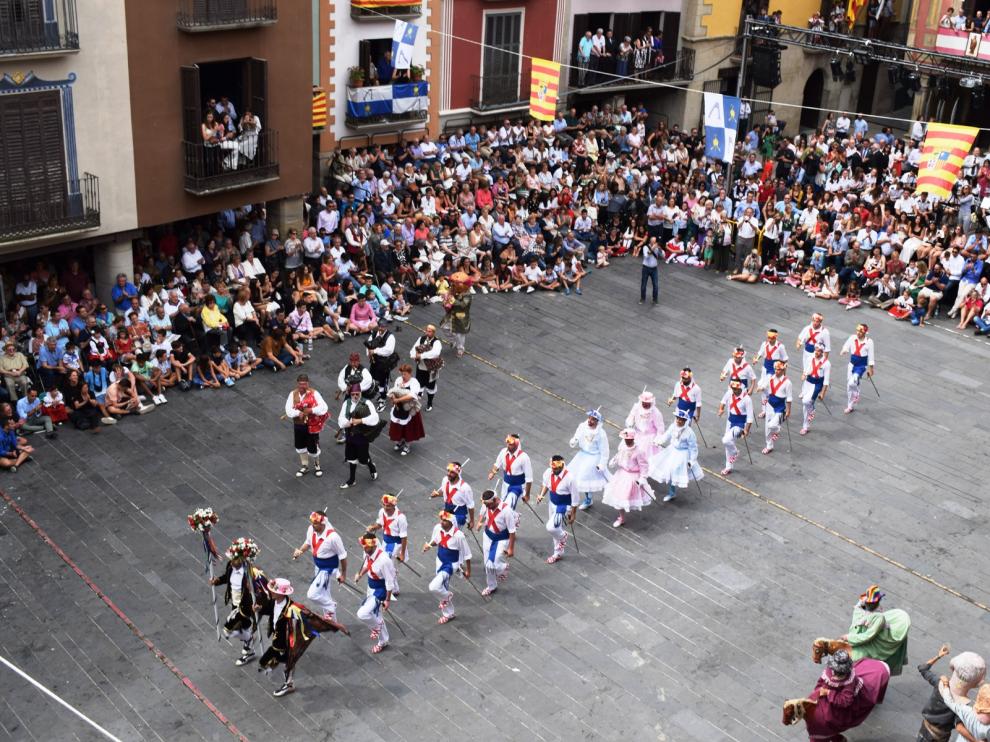 Danzantes en Graus