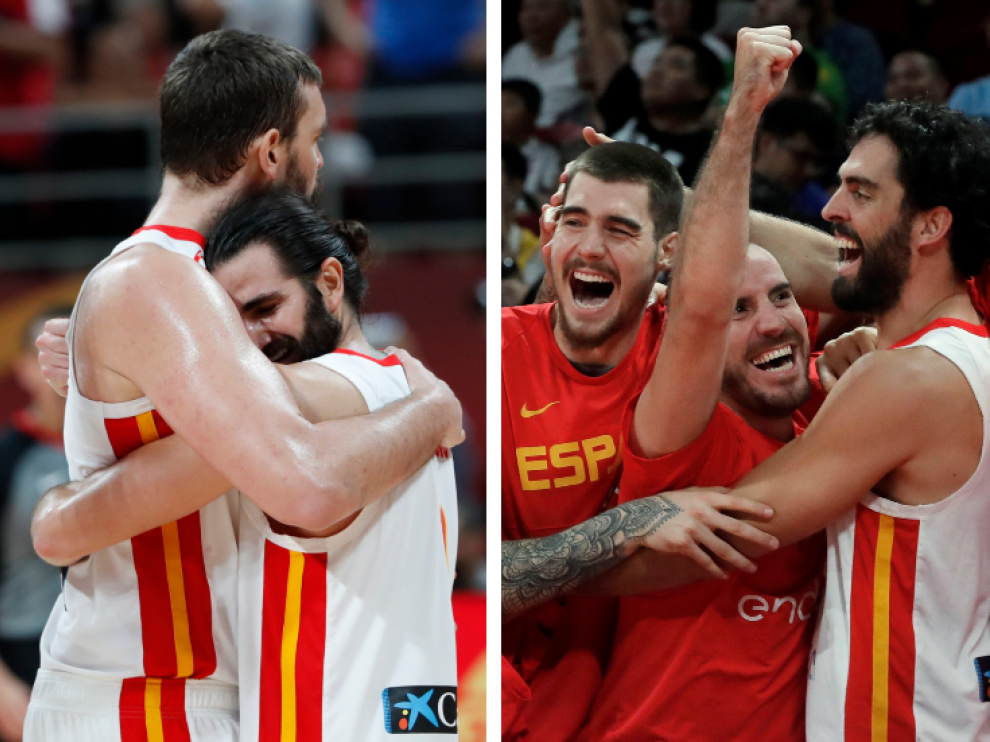 Celebración de los jugadores de España tras el partido
