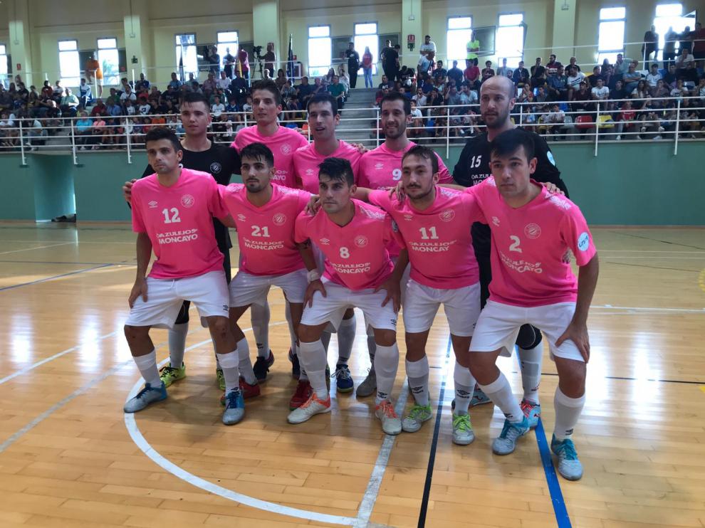 Los jugadores del Colo Colo posan antes de su encuentro en Ceuta.