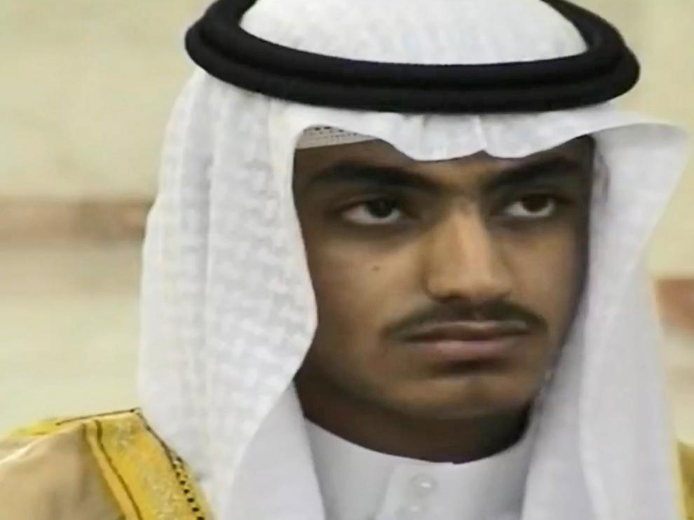 -- (---), 05/08/2018.- A screen grab from an undated handout video made available by the Central Intelligence Agency (CIA) shows Hamza bin Laden, the son of late al-Qaeda leader Osama bin Laden, Issued 31 July 2019. According to reports on 31 July 2019, Hamza bin Laden, who was thought to be the new leader of al-Qaeda, was allegedly killed in an undated time during the past two years. (Estados Unidos) EFE/EPA/CIA HANDOUT HANDOUT EDITORIAL USE ONLY *** Local Caption *** 55022080 US offers a reward for the capture of Hamza bin Laden