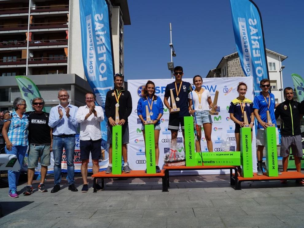 Podios masculino y femenino del Campeonato de España de rollerski.