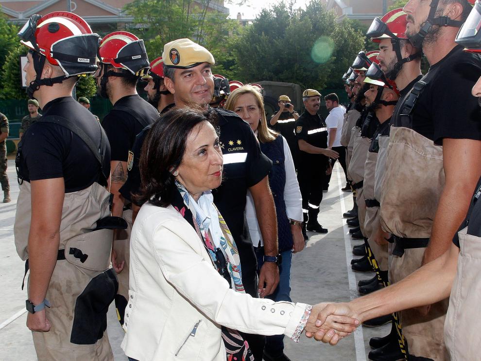 Robles a la UME: "Hay mucho por hacer todavía, es una situación casi dantesca"