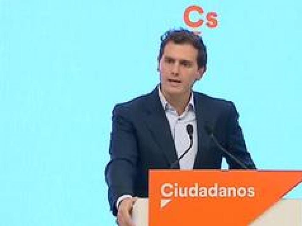 Rivera lo supedita a tres compromisos: gobierno constitucionalista en Navarra, respeto a las sentencias del procés y bajada de impuestos