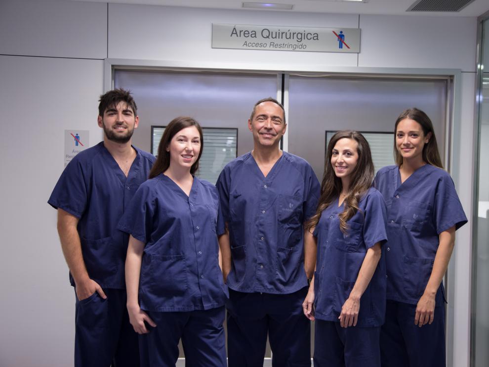 De izquierda a derecha: Dr. Alejandro Pola, Dra. Eloísa Villarreal, Dr. Eloy Tejero, Dra. Marta Gutiérrez y Dra. Marta Allué