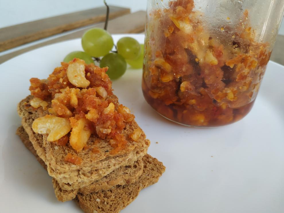 Receta de paté vegano de tomates secos y anacardos.