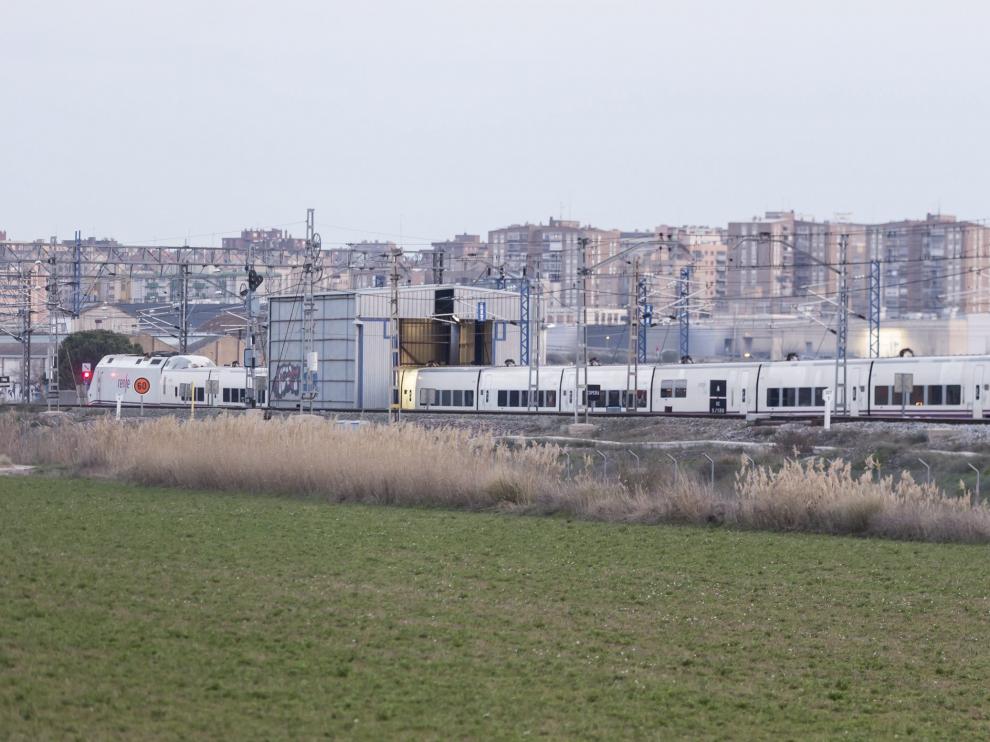 Un modelo del tren Alvia como el que se utiliza en el convoy AVCity que sale hoy de Zaragoza a primera hora a Madrid y Barcelona, y es el último que llega a la capital aragonesa.
