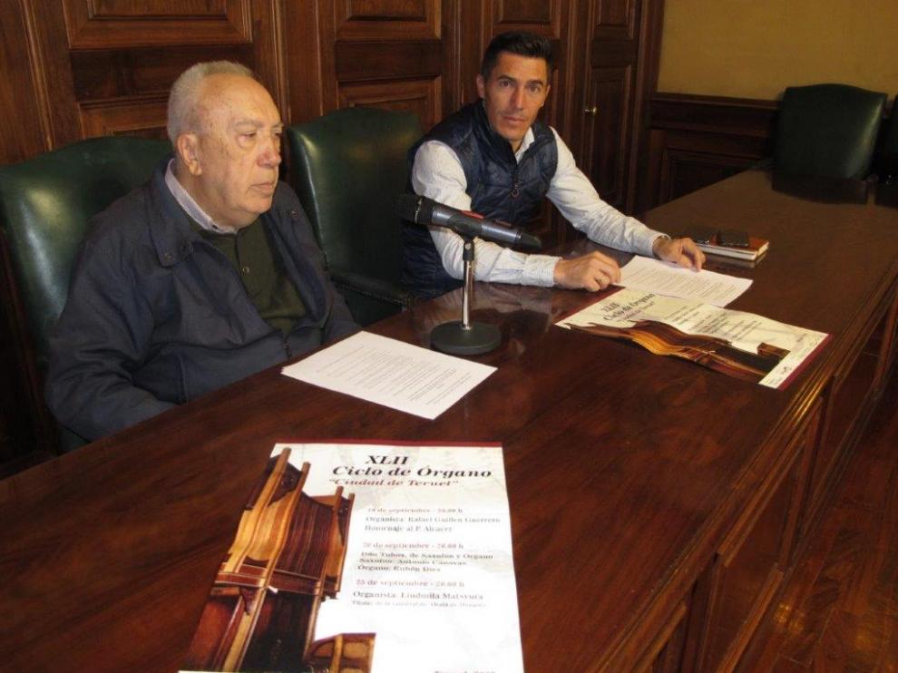 Jesús María Muneta, a la izquierda, con Carlos Méndez, en la presentación del Ciclo de Órgano.