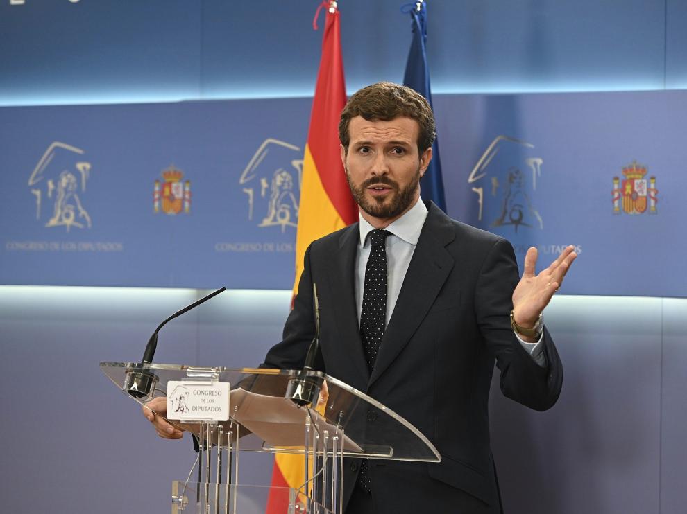 El presidente del PP, Pablo Casado, durante la rueda de prensa ofrecida esta tarde en el Congreso de los Diputados