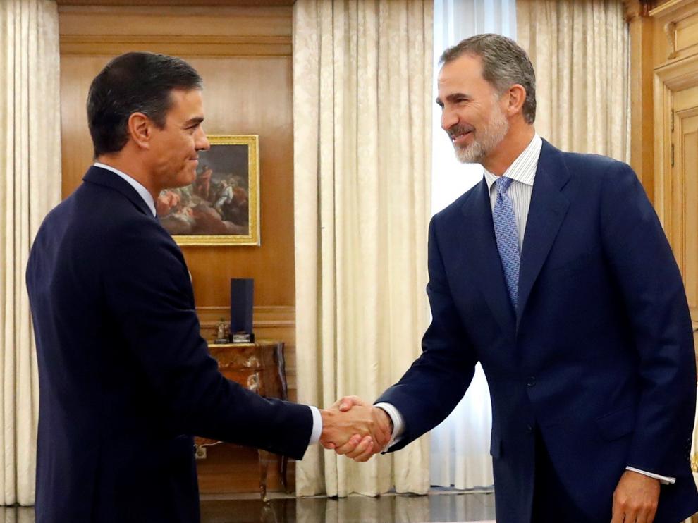 Felipe VI recibe a Sánchez en Zarzuela al cierre de la ronda de consultas