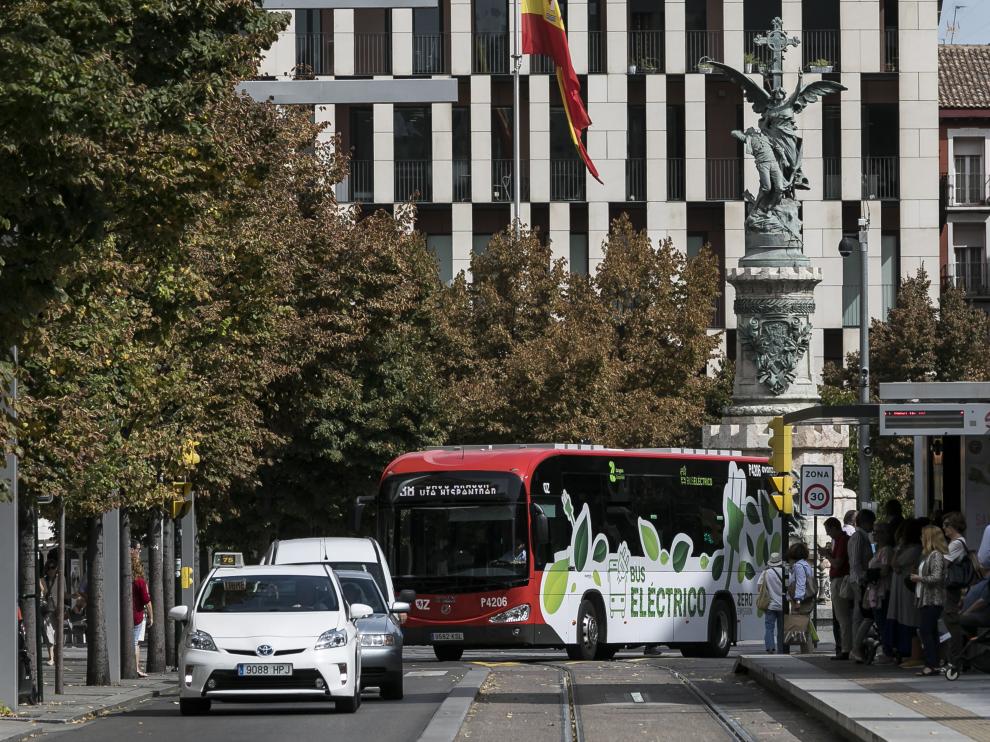 El primer bus eléctrico en circular de forma habitual en Zaragoza se estrenó en la línea 38
