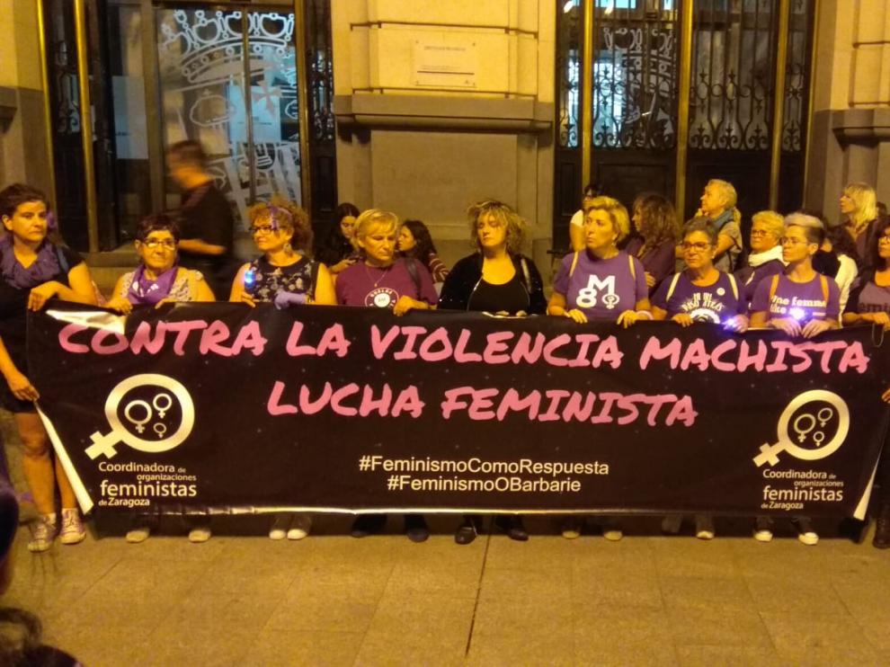 Manifestación contra la violencia machista en el centro de Zaragoza.