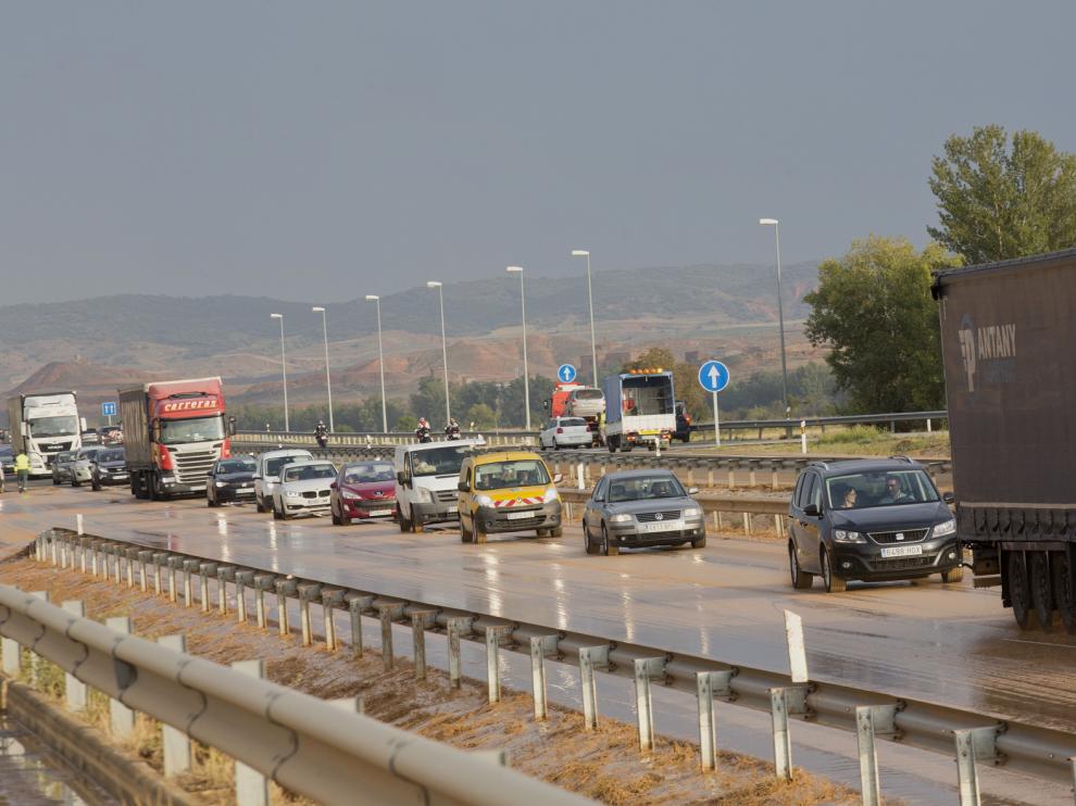 La autovía A2, entre Cetina y Ariza tras las fuertes lluvias de este viernes.