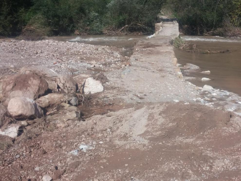 Efectos de la gota fría de 2018 en un paso sobre el Mijares en Olba.