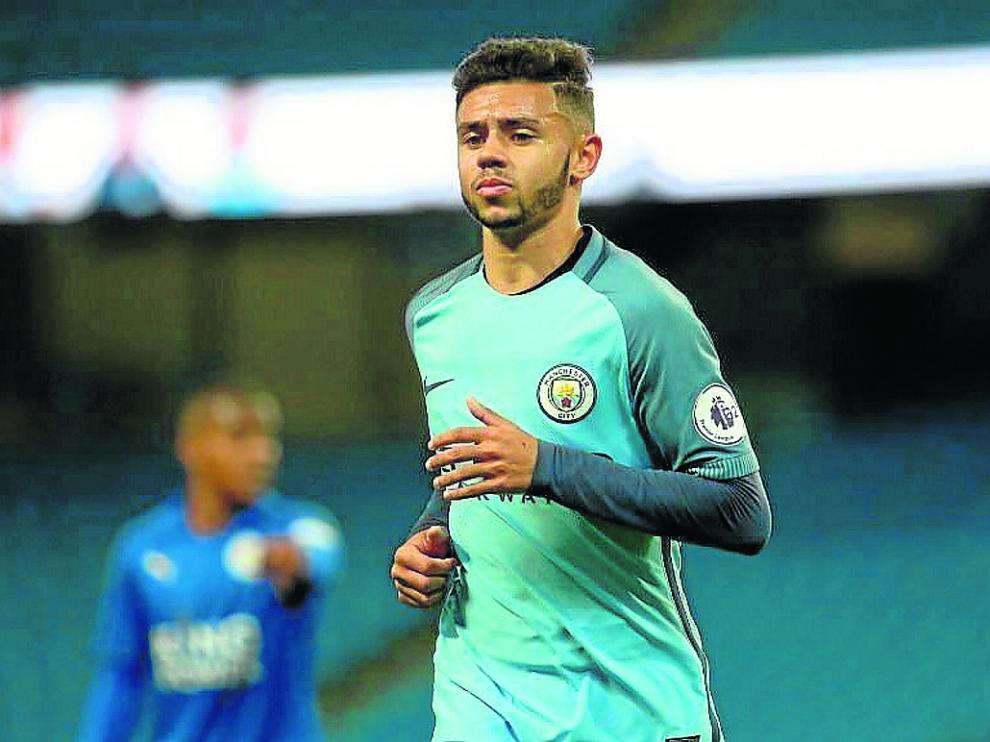 El zaragozano Paolo Fernandes, en un partido con el Manchester City.
