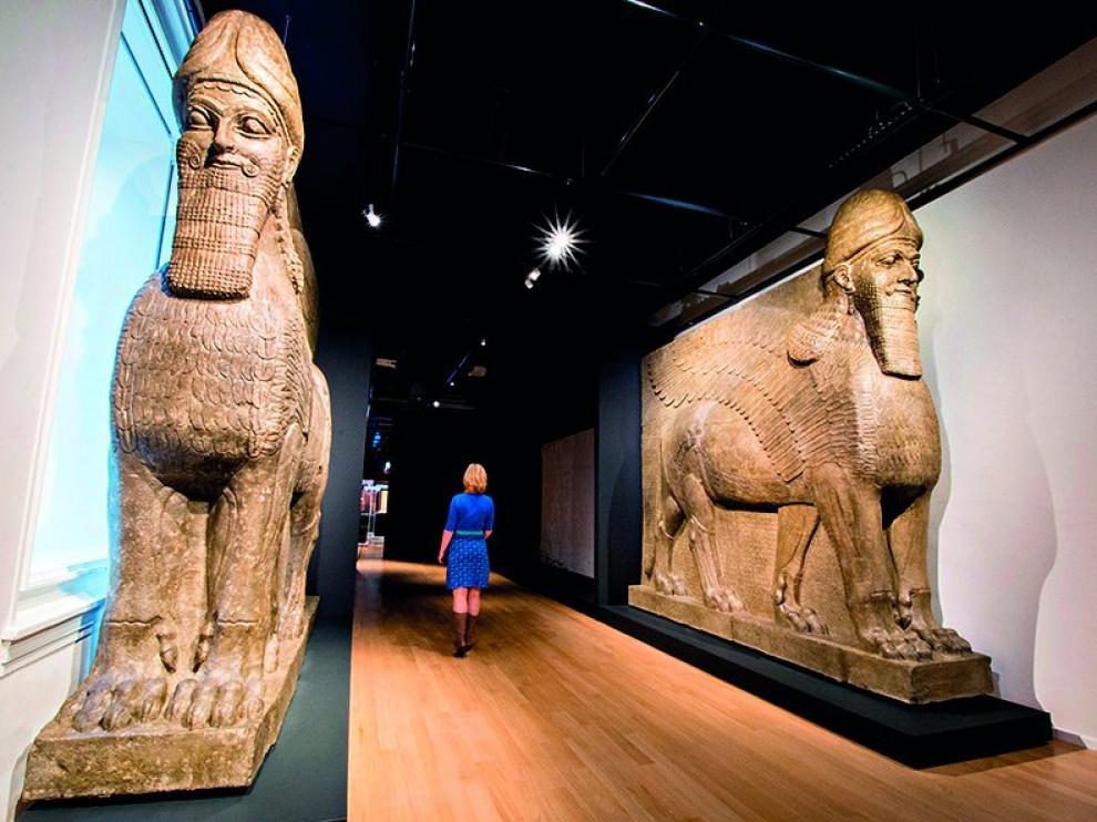 Aadornaban la sala del trono del rey asirio Asurnasirpal II (883- 859 ADC) en su palacio de Nimrud