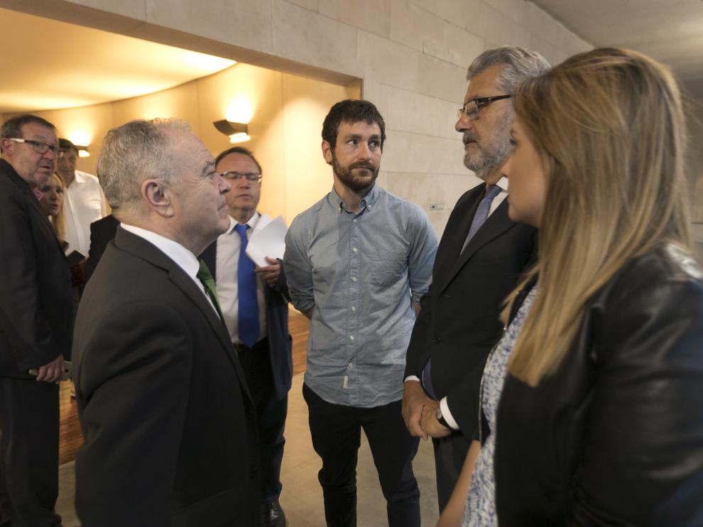 El presidente de la Diputación con el vicerrector, el director general, el vicerrector y la consejera