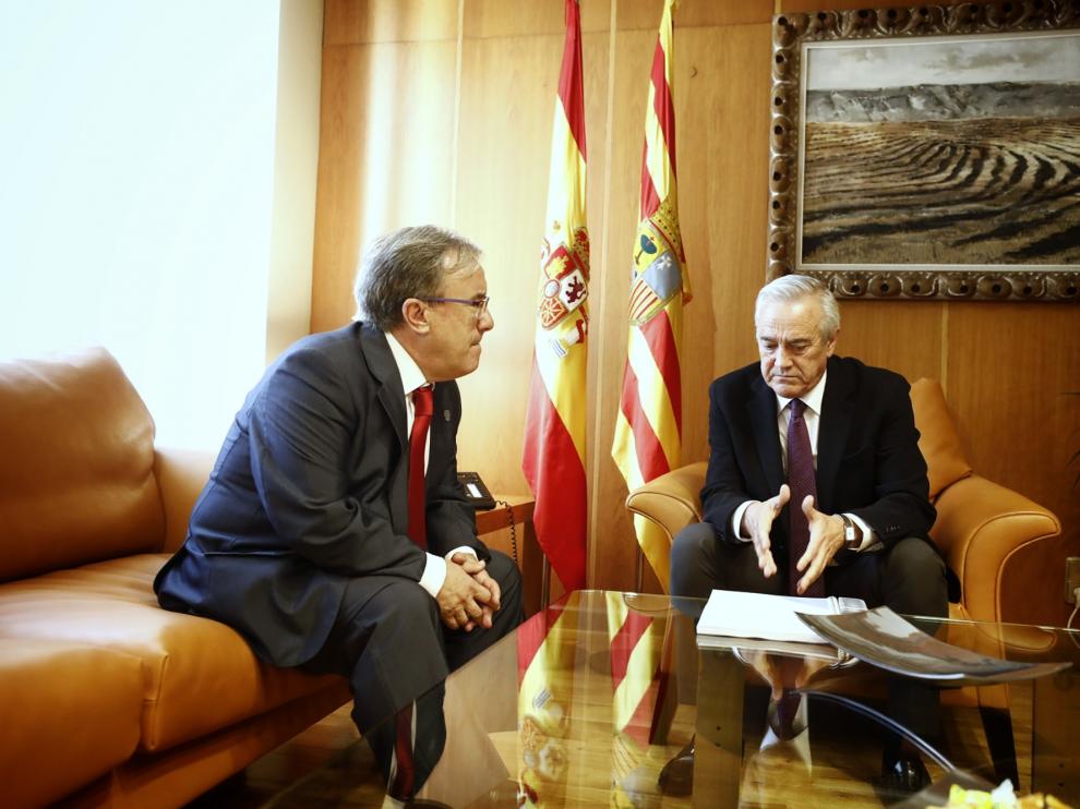 Ángel Dolado y Javier Sada, este miércoles, en las Cortes de Aragón.