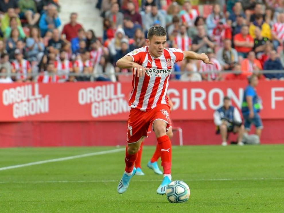 Álex Gallar, durante un compromiso con la camiseta del Girona.