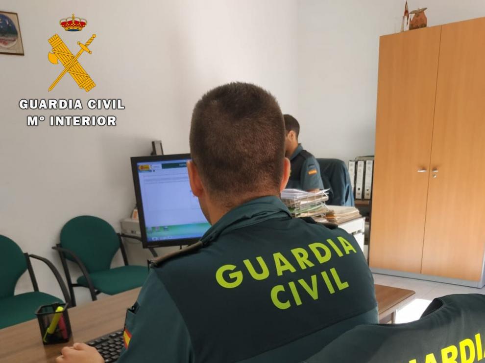 La Guardia Civil le siguió el rastro en la red hasta dar con su identidad.