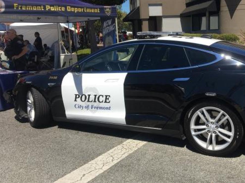Coche patrulla Tesla de la Policía de Freemont, California.