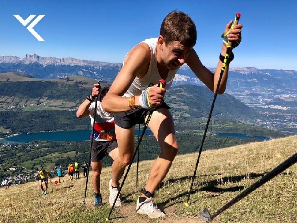 El jaqués Daniel Osanz, en pleno esfuerzo en el Kilómetro Vertical de Grand Serre en Francia