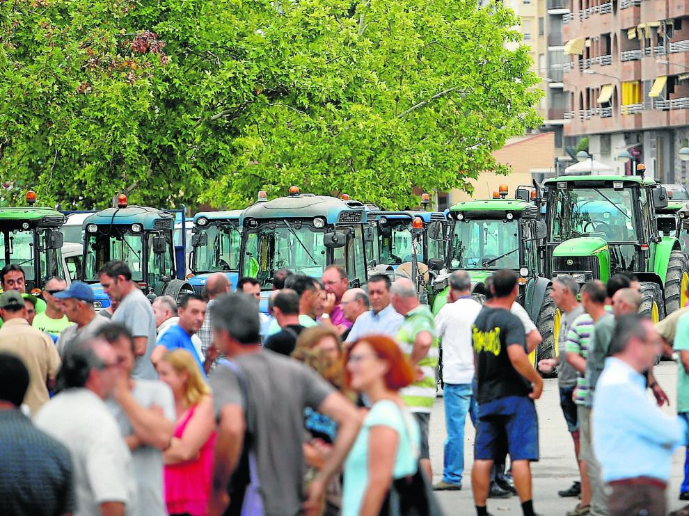Movilización de fruticultores aragoneses y catalanes en Fraga en 2017, también en protesta por los bajos precios en origen.