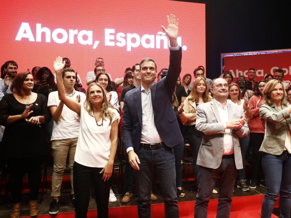Acto electoral de Pedro Sánchez en el Teatro de las Esquinas de Zaragoza.
