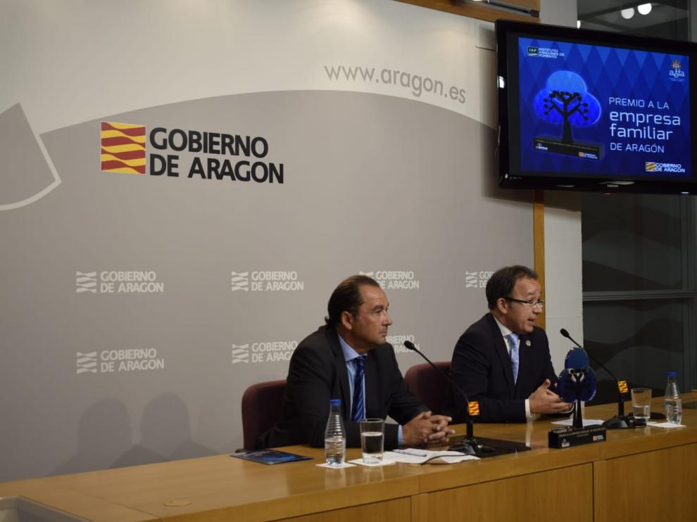 Jesús Arnau (IAF) y Jorge Esteban (Aefa) han presentado el premio este martes.