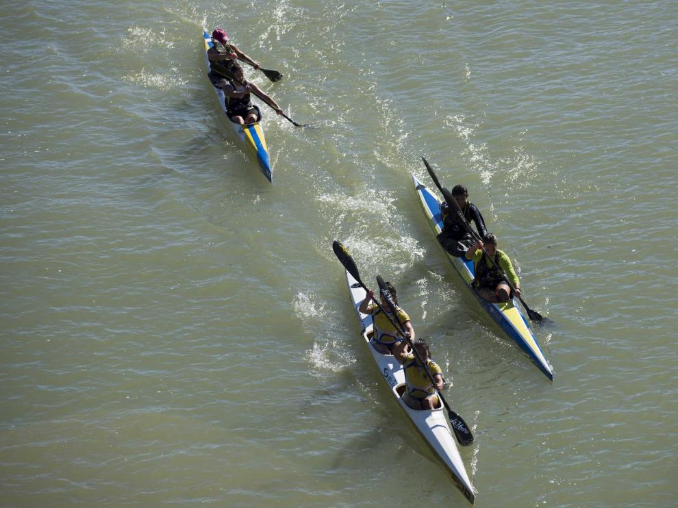 Las piraguas teñirán de color este domingo el río Ebro en las Fiestas del Pilar 2919 de Zaragoza