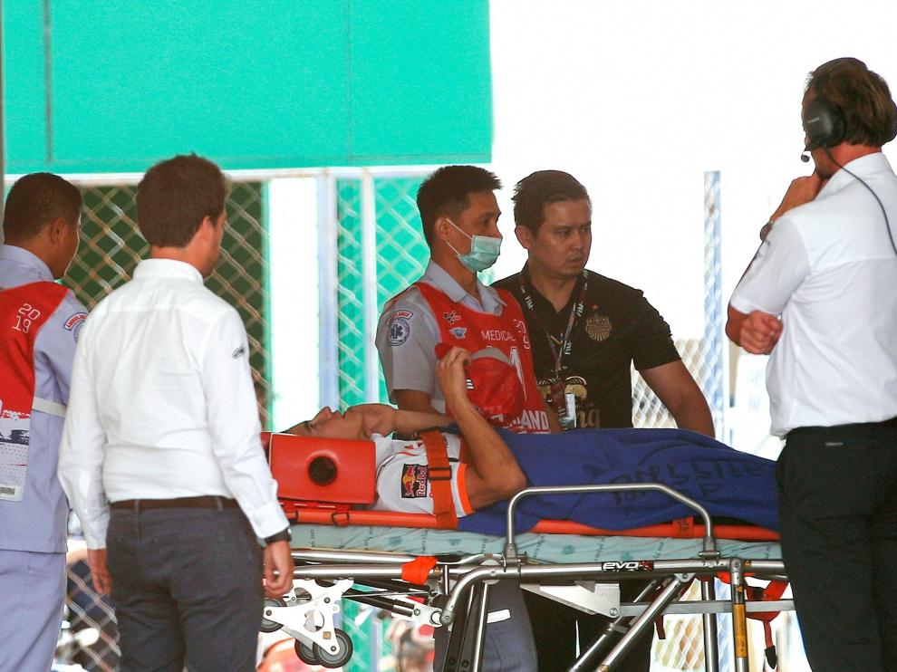 Márquez atribuye la caída a un error suyo y asegura que "no cambia nada"