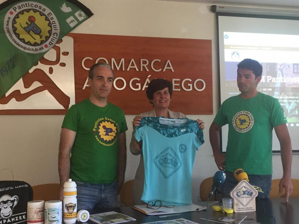 Jaime Vicente, Lourdes Arruebo y Marcos Armesto en la presentación de la IV CXM Panticosa.