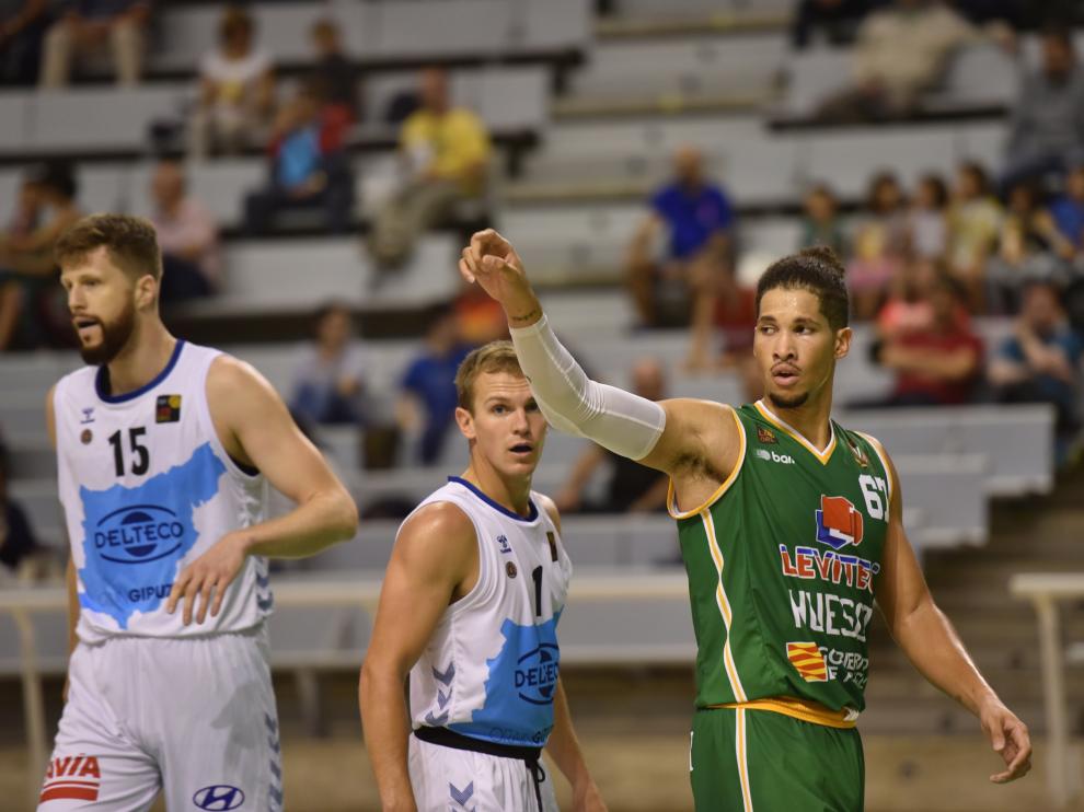Álex Tamayo, del Levitec, durante el amistoso con el Gipuzkoa