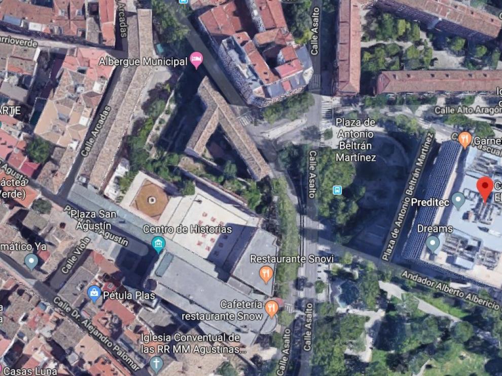 El accidente ha tenido lugar en la calle Asalto, a la altura del edificio Trovador.