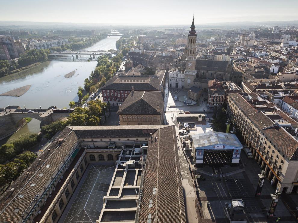 Vistas aéreas de Zaragoza desde la torre de Nuestra Señora del Pilar, la más próxima al Ayuntamieto y a la plaza / 10-10-2016 / Foto: José Miguel Marco