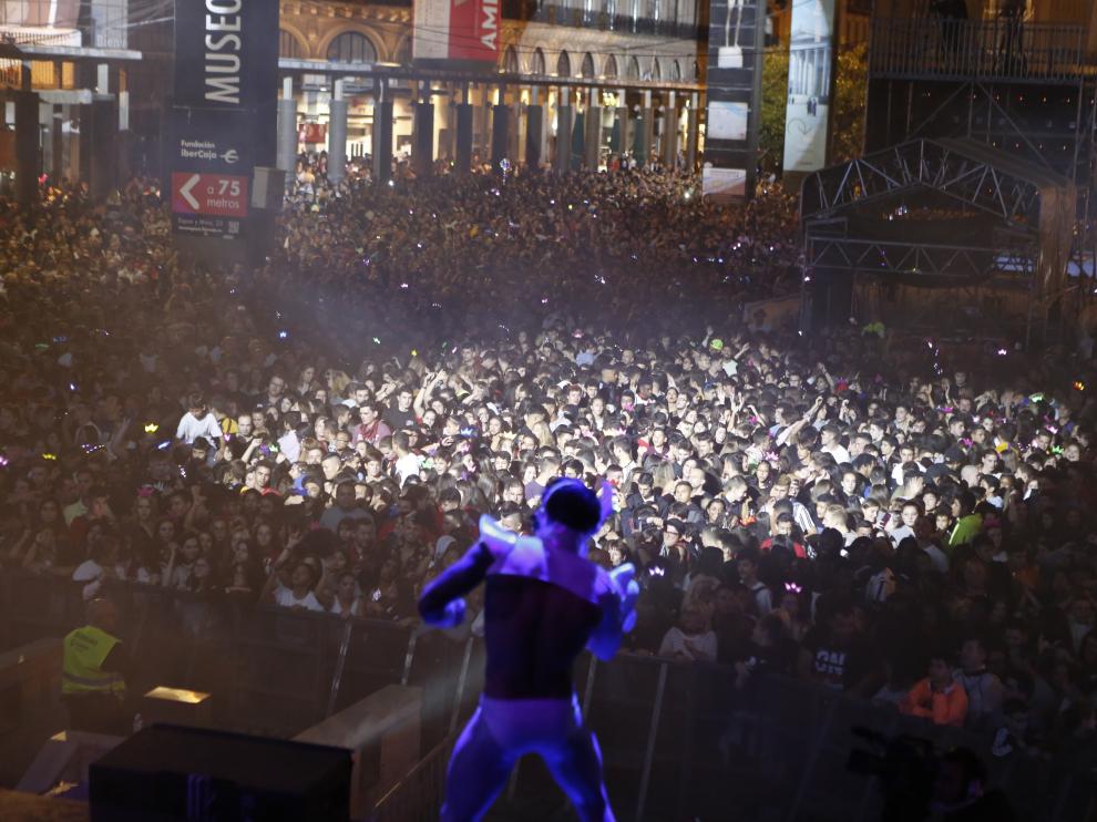 Noche electrónica en la plaza del Pilar