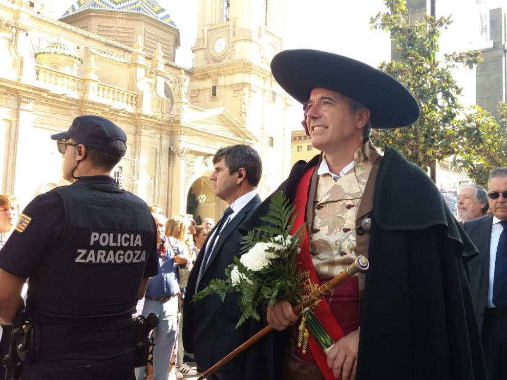 Jorge Azcón en la Ofrenda de Flores.