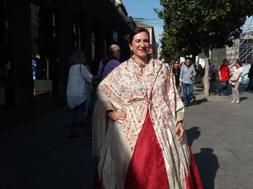Sara Fernández en la Ofrenda de Flores a la Virgen del Pilar