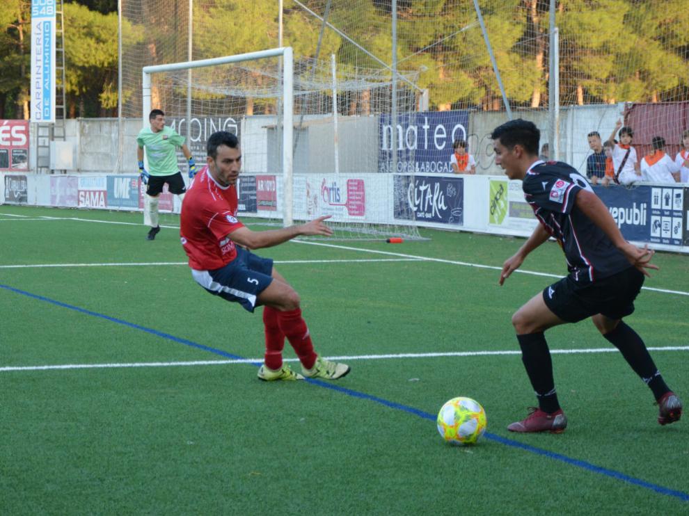 Imagen del partido entre el Fraga y el Teruel