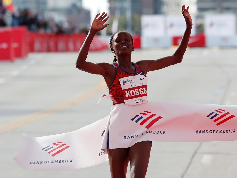 La keniana Brigid Kosgei bate el récord del mundo de maratón.