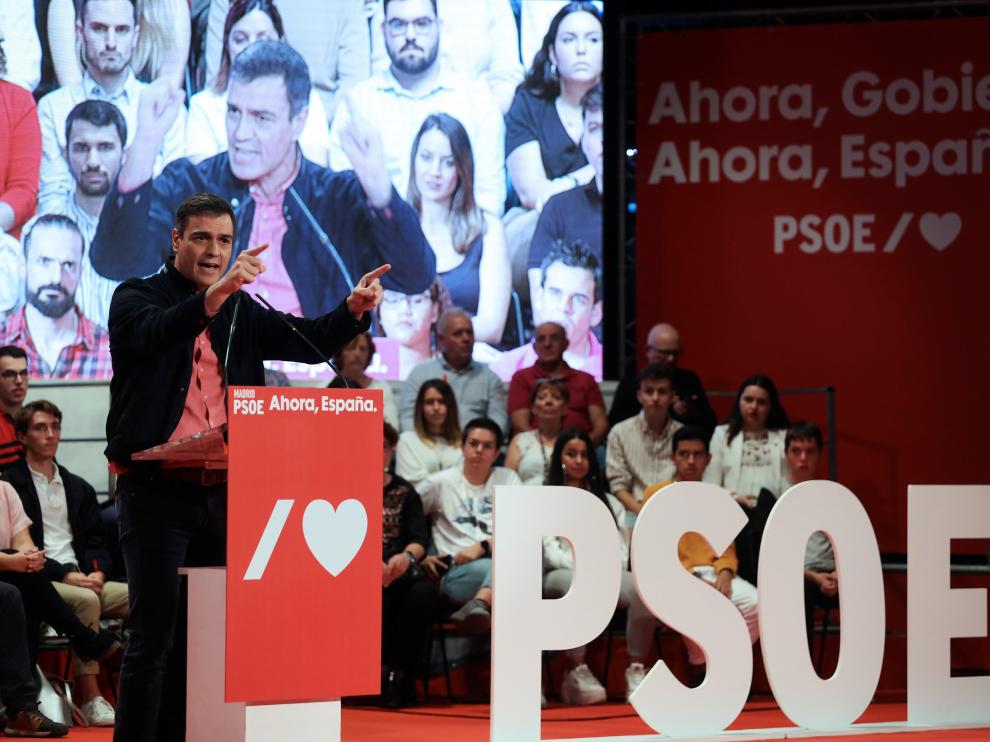 Pedro Sánchez en un mitin este domingo.