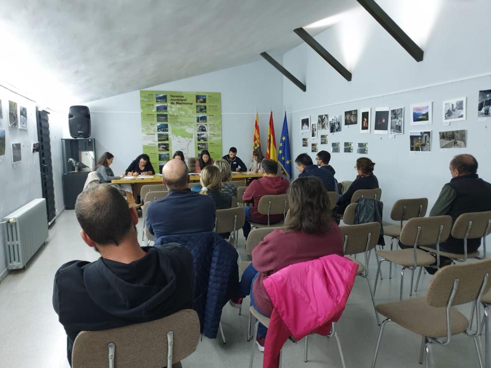 Una imagen del pleno celebrado en la tarde de este lunes en Montanuy.