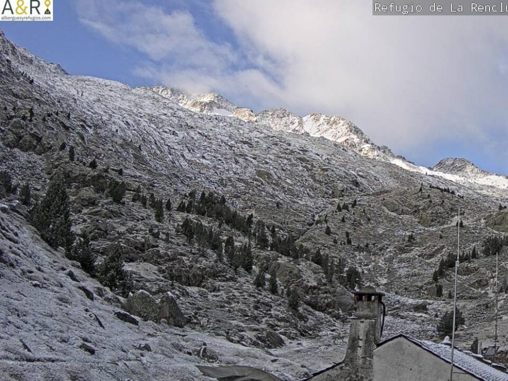 Imágenes de las primeras nieves del otoño en el Pirineo.
