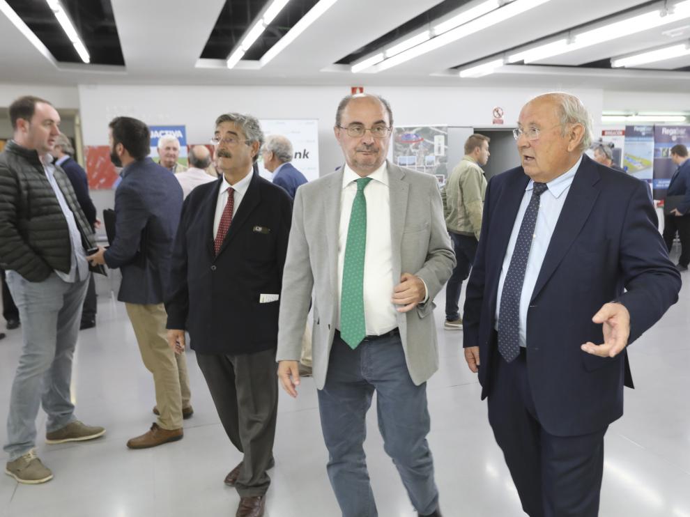 Javier Lambán y César Trillo, presidente de Riegos, en la jornada informativa de Huesca.