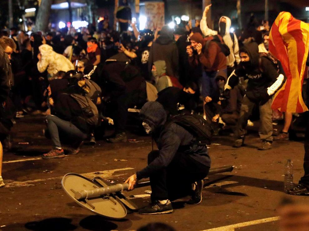 La jornada de huelga general se ha saldado con nuevos incidentes violentos en la Ciudad Condal.