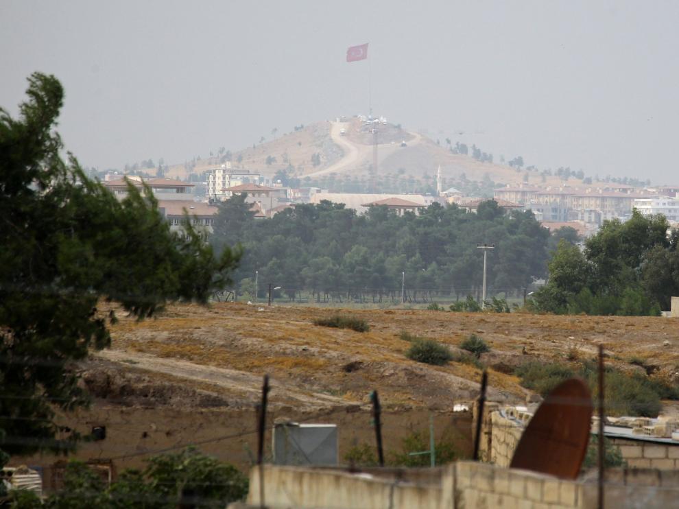 Los kurdos acatan el acuerdo y ceden a los turcos la ciudad fronteriza de Ras al Ain.