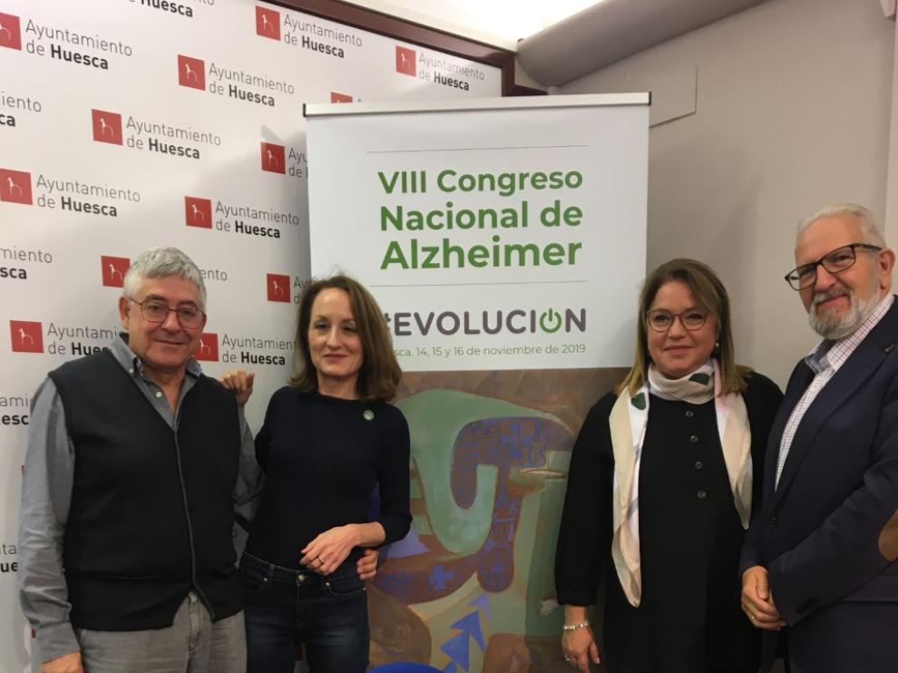 Javier Lasierra, Cheles Cantabrana, Rosa Serrano y Eloy Torre en la presentación del VIII Congreso Nacional de Alzhéimer