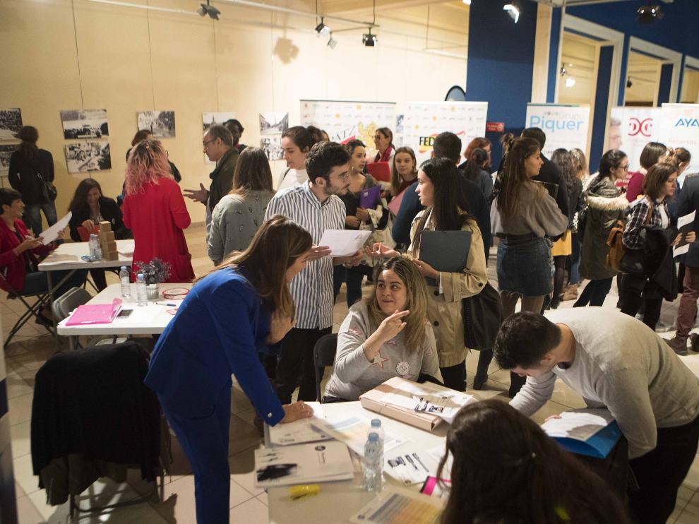 Unos 200 jóvenes han participado en la V Feria del Empleo y Emprendimiento que organiza la Cámara de Zaragoza